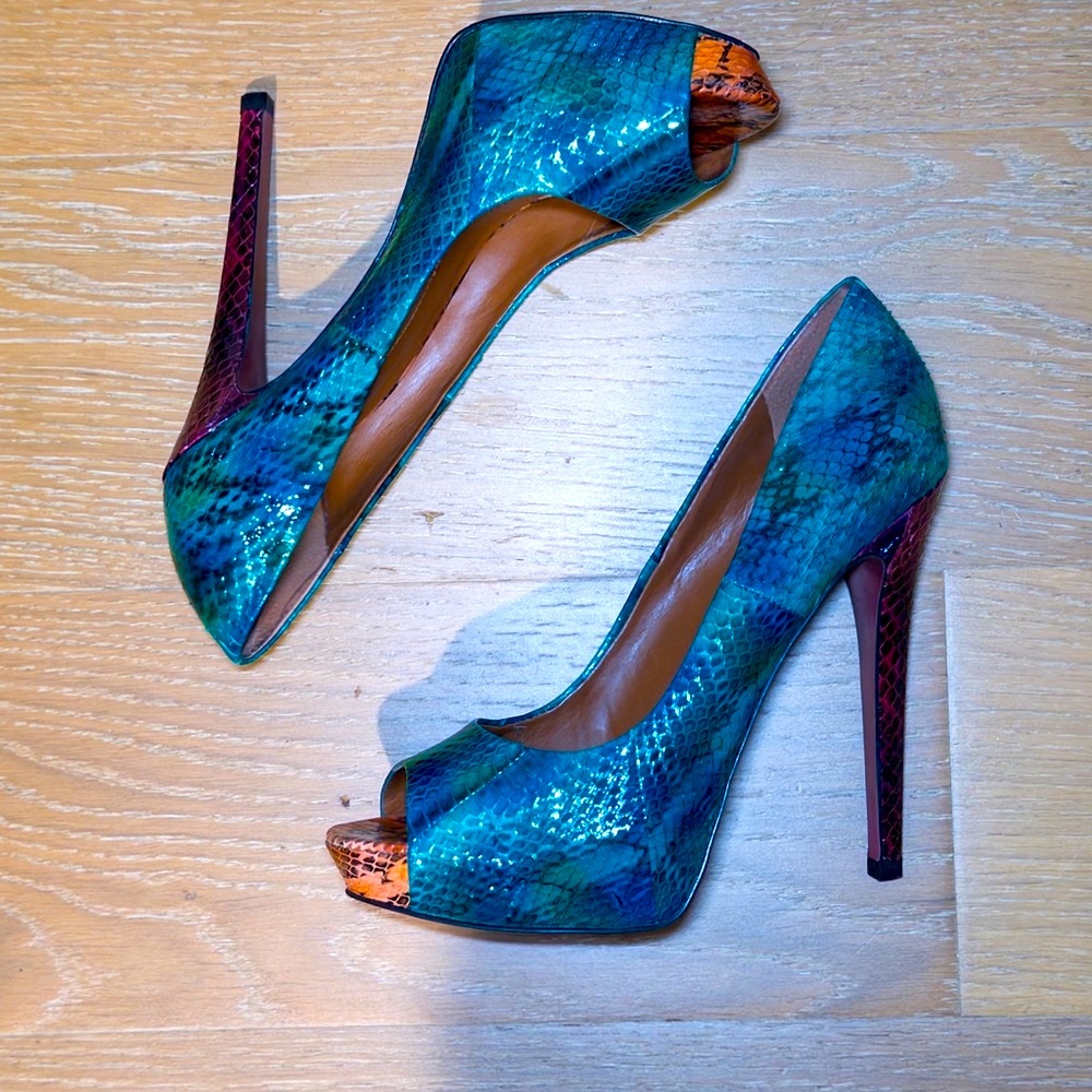 👠 Boutique 9 Blue and Brown Snake Print Classic Peep Toe Heels Size 9 - Picture 9 of 13